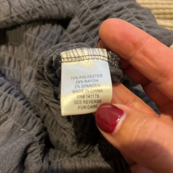 NWOT Kirious Off the Shoulder Smocked Top - Picture 12 of 12